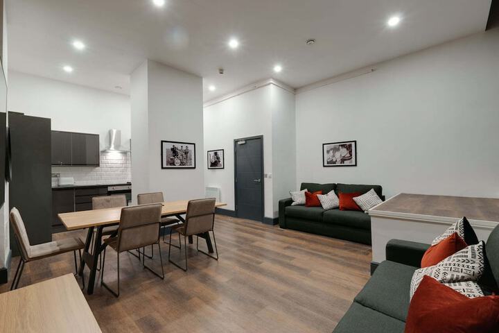 Room 51 of 81