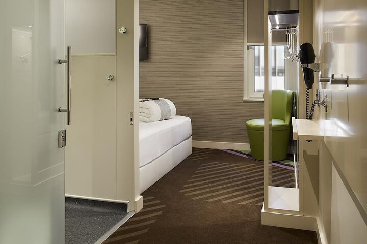 Room 14 of 31
