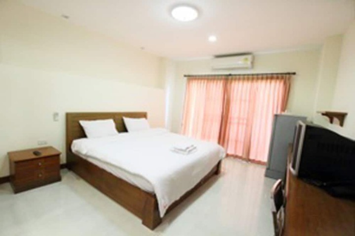 Room 12 of 23