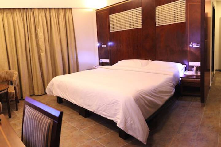 Room 6 of 35