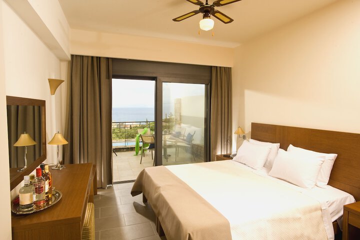 Room 2 of 51