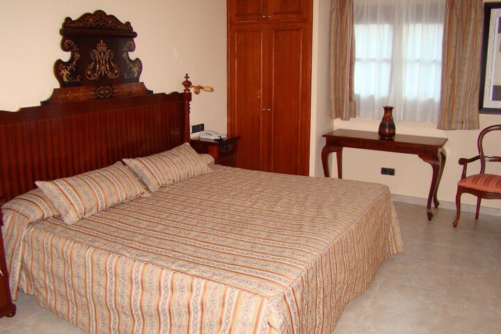Room 12 of 72