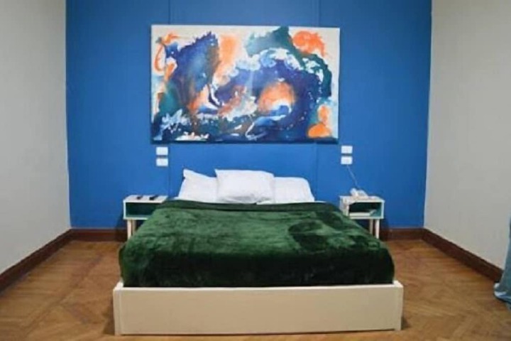 Room 7 of 88