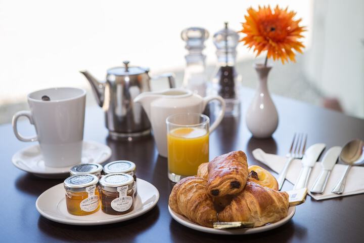 Breakfast/Coffee Service 44 of 71