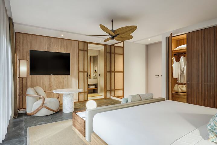 Room 28 of 129