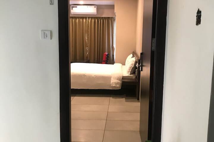 Room 3 of 33