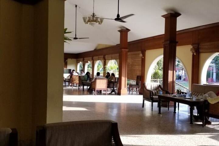 Dining 3 of 5