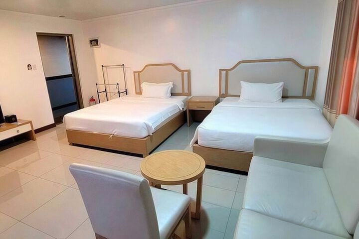Room 6 of 23