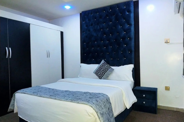 Room 2 of 14