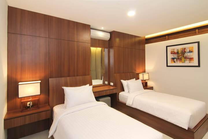 Room 5 of 27