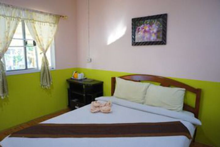 Room 12 of 32