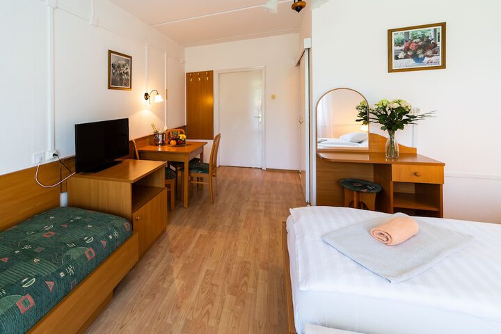 Room 25 of 63