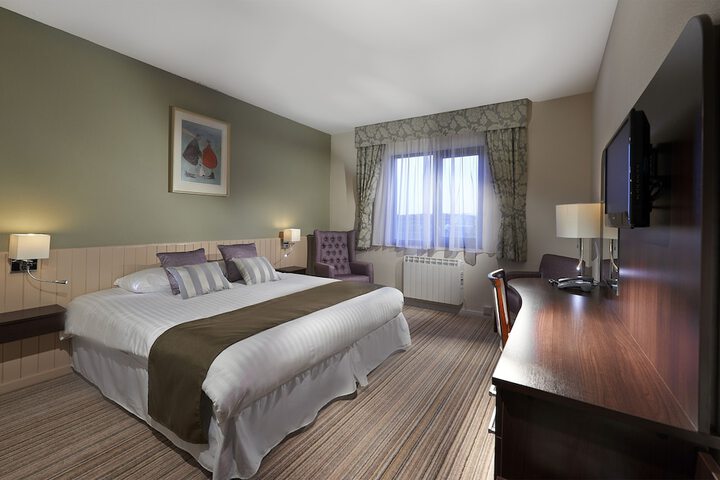 Room 4 of 39
