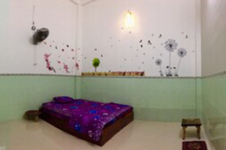 Room 32 of 44