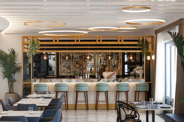 Lounge 194 of 219