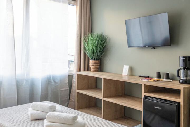 Room 48 of 100