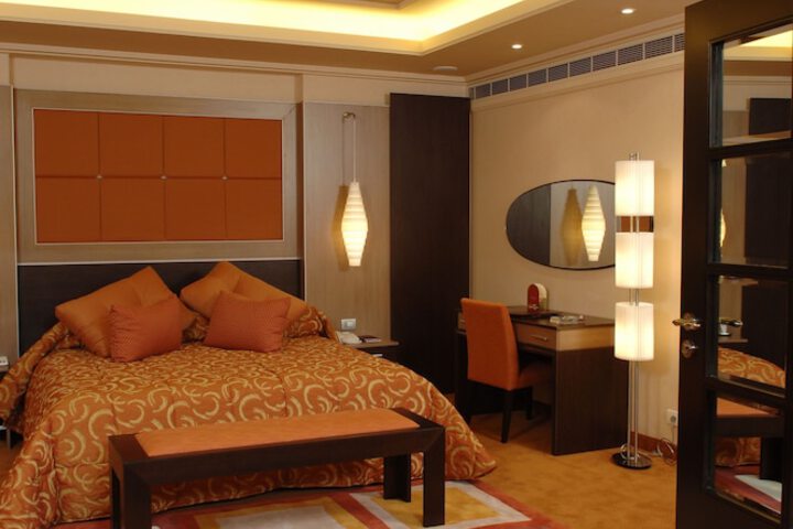 Room 12 of 96
