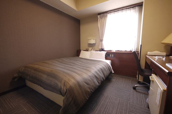 Room 8 of 15