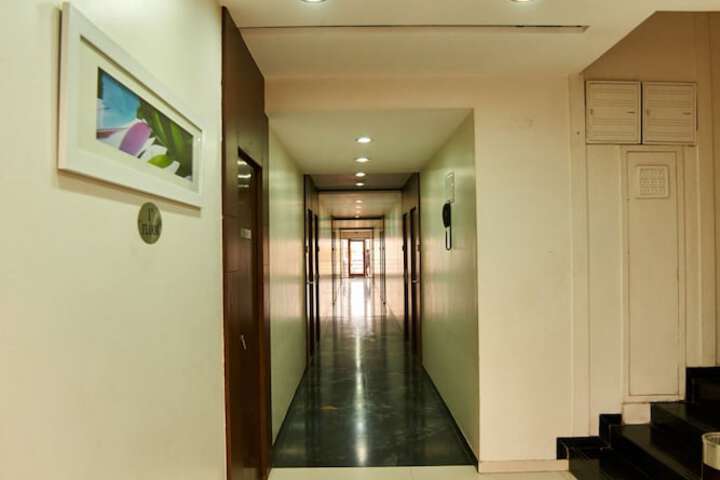 Ballroom/Hall 17 of 22