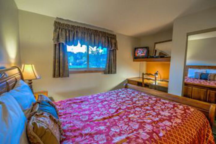 Room 102 of 168