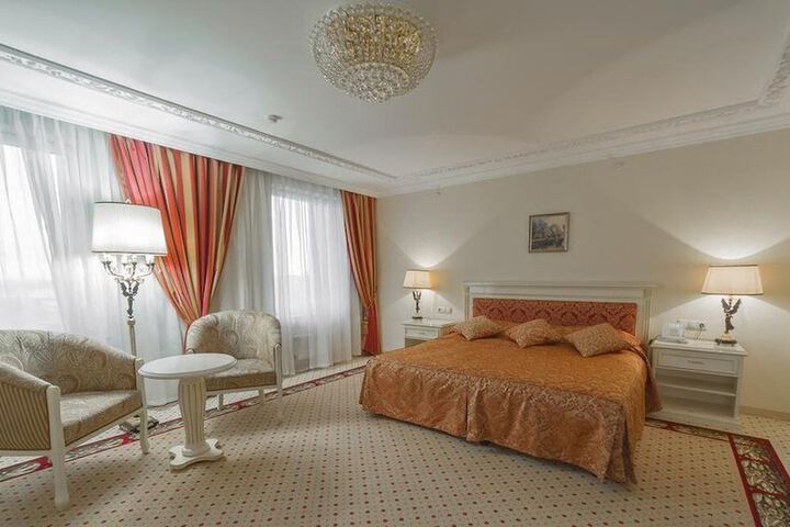 Room 27 of 79