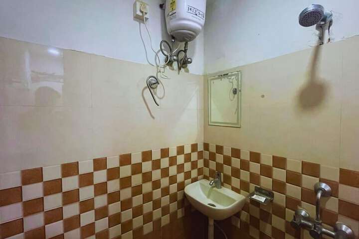 Room 17 of 25