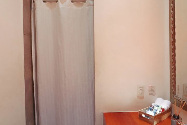 Room 25 of 49