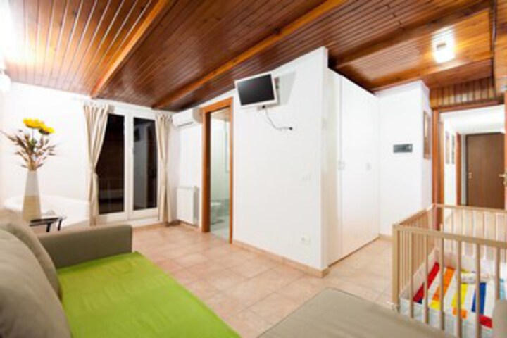 Room 27 of 59
