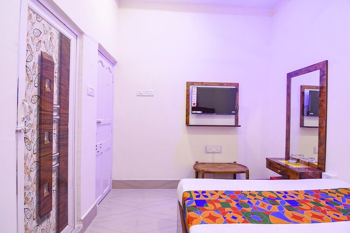 Room 13 of 21