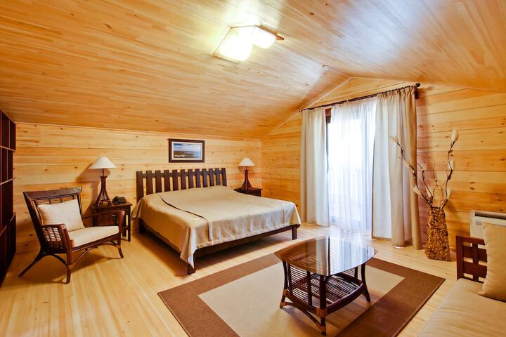 Room 8 of 45