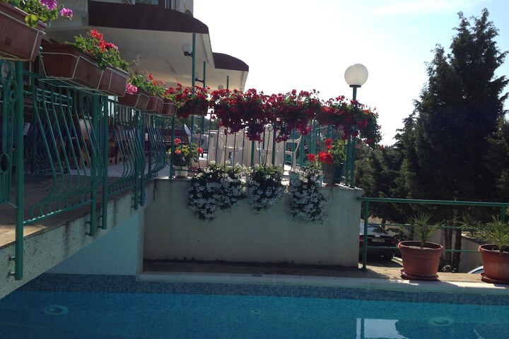 Hotel Pool