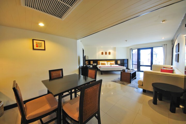 Room 40 of 106