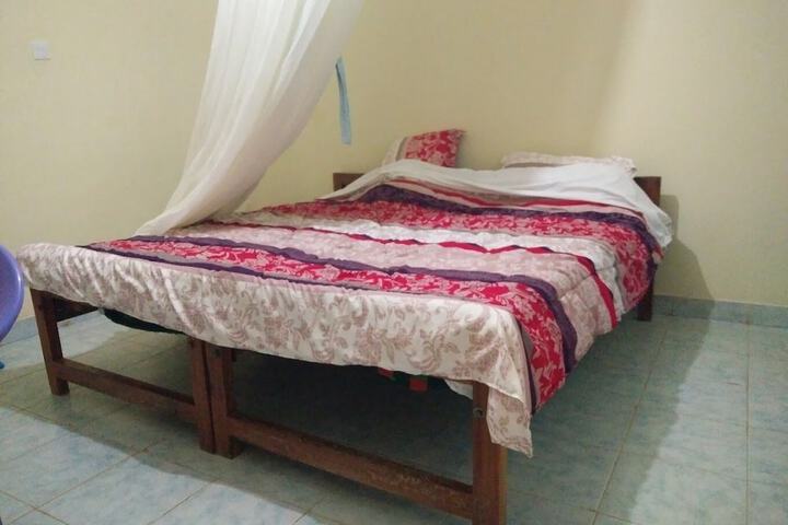 Room 9 of 25
