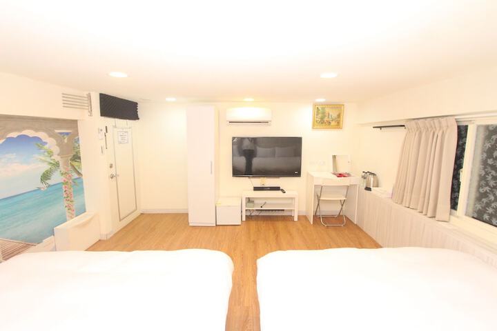 Room 49 of 246