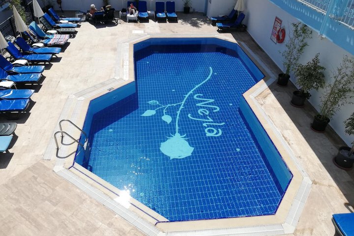 Hotel Pool