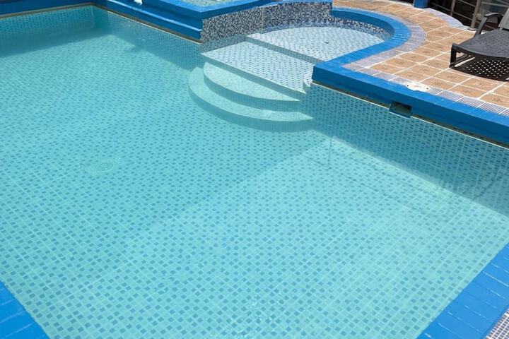 Hotel Pool