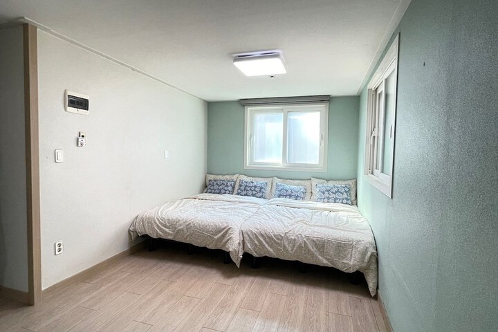 Room 21 of 49