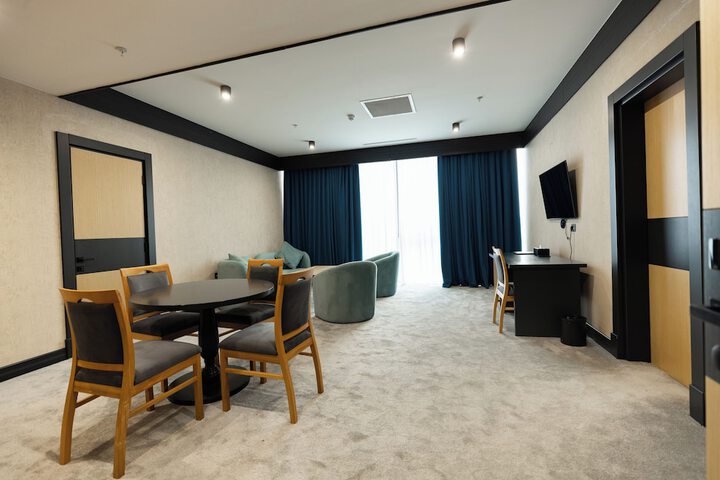 Room 9 of 21