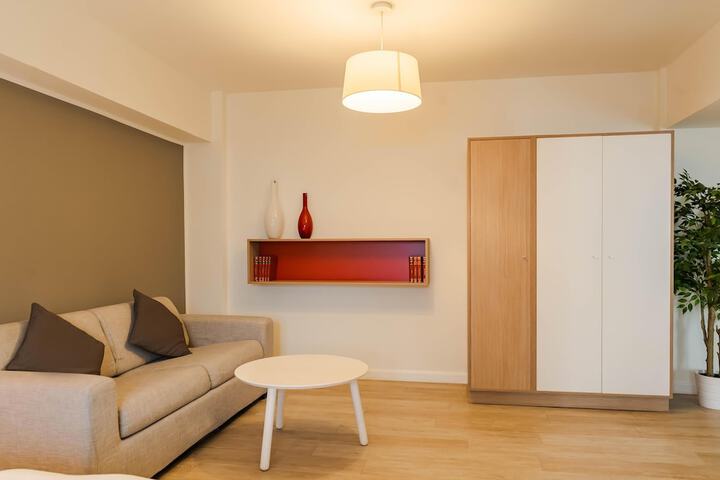 Room 33 of 70
