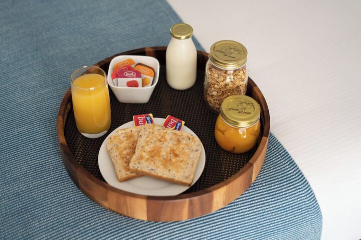 Breakfast/Coffee Service 105 of 115