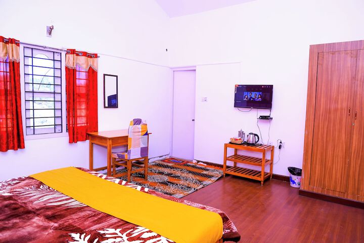 Room 10 of 26