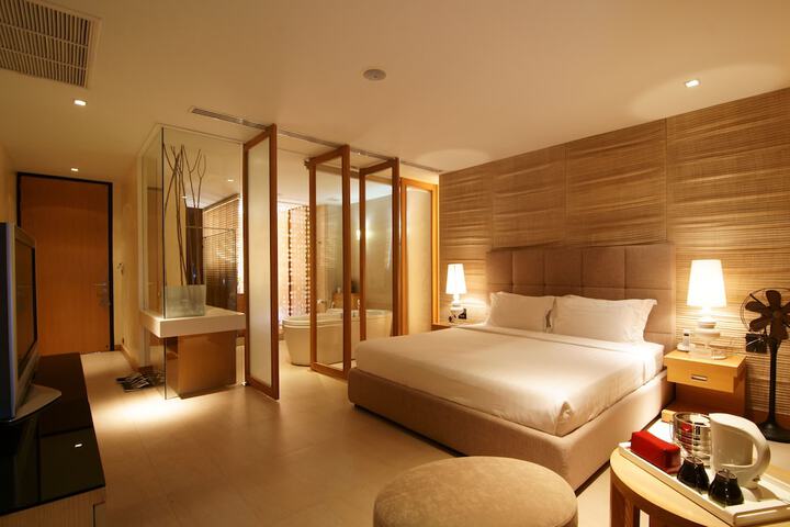 Room 21 of 36
