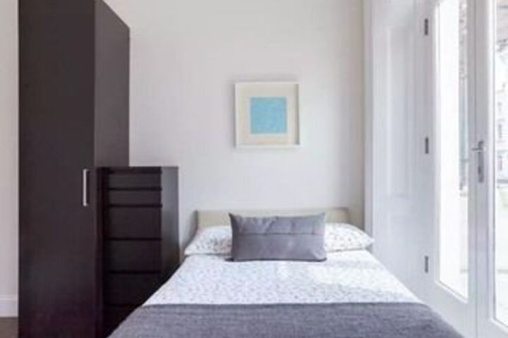 Room 13 of 66