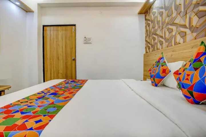 Room 7 of 28