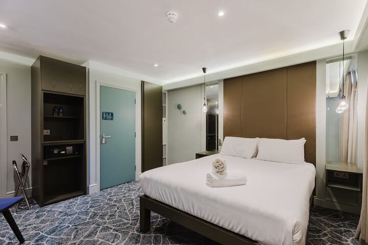 Room 111 of 263