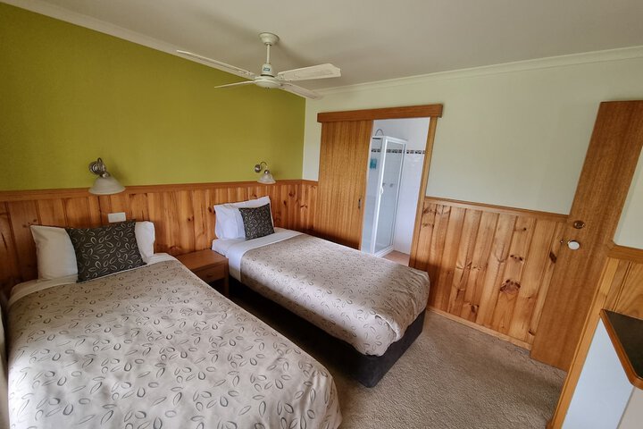 Room 4 of 48