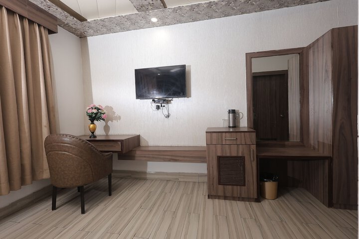 Room 2 of 13