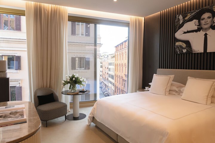 Room 21 of 49