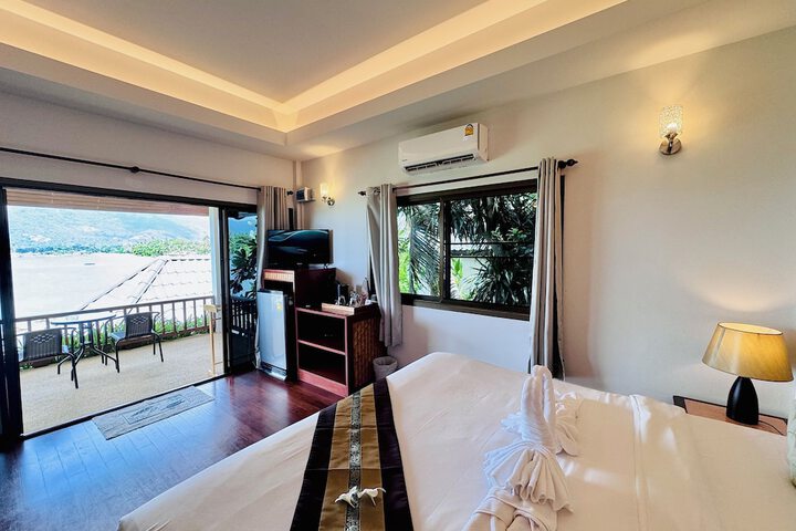 Room 2 of 40