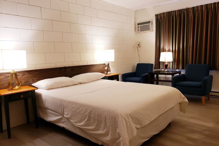 Room 28 of 81